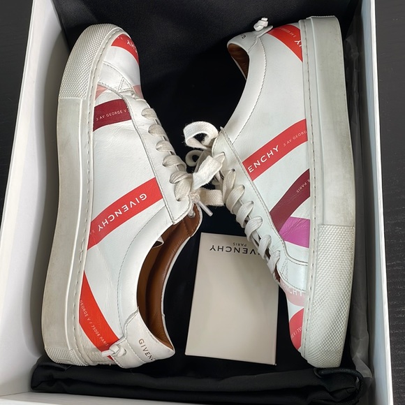 Givenchy Sneakers - Picture 1 of 8